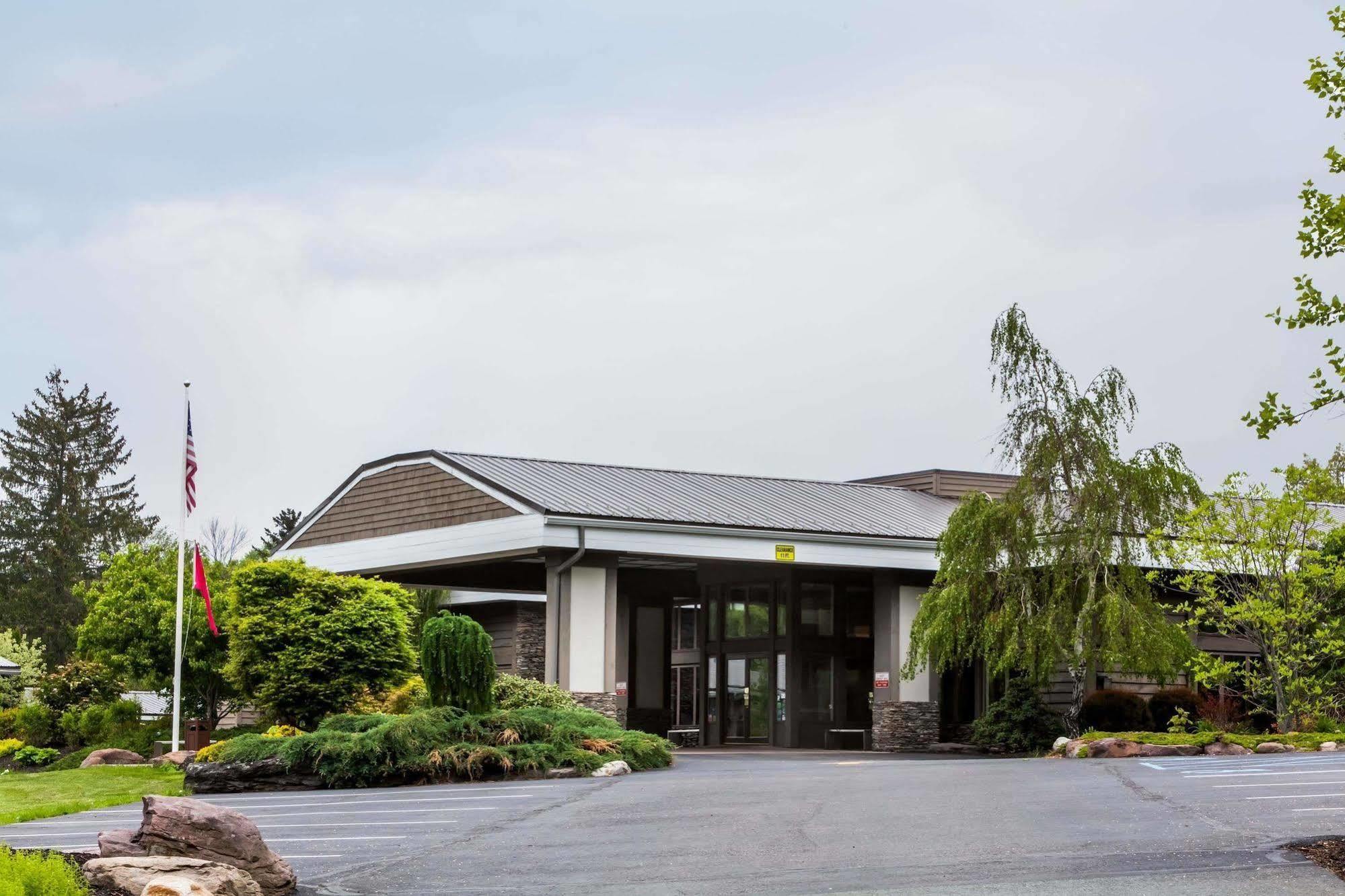 Ramada By Wyndham Rock Hill At Sullivan Center Exterior photo