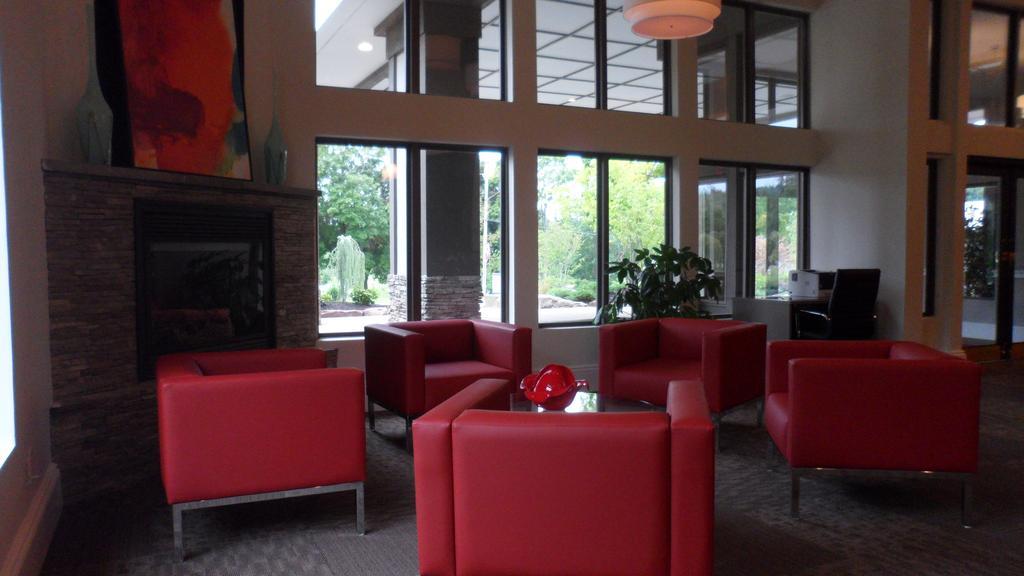 Ramada By Wyndham Rock Hill At Sullivan Center Exterior photo