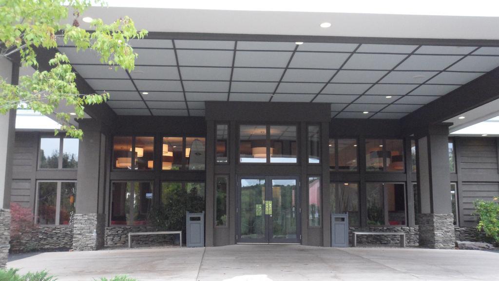 Ramada By Wyndham Rock Hill At Sullivan Center Exterior photo